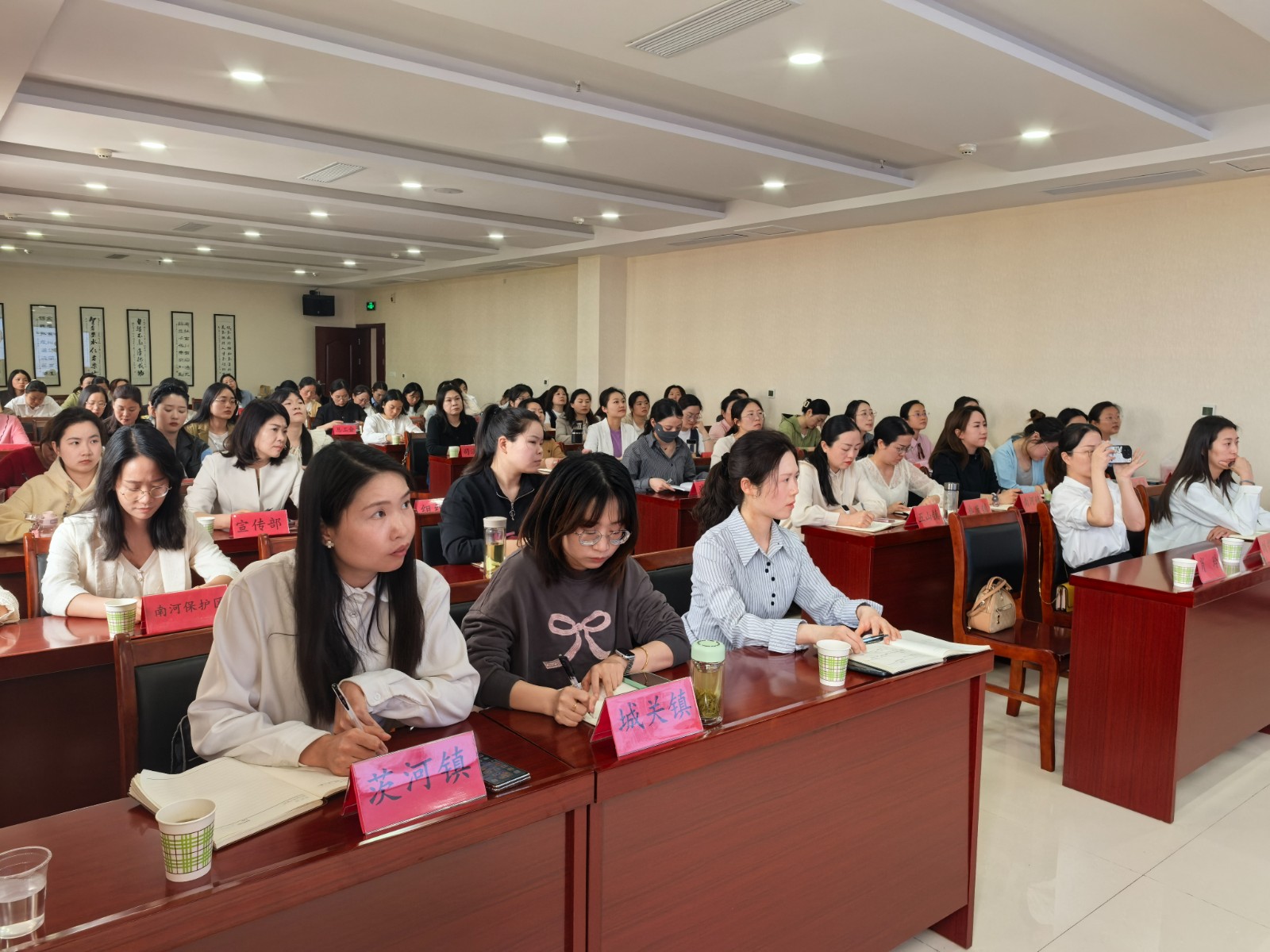 市妇幼保健院专家赴谷城县开展女性健康讲座
